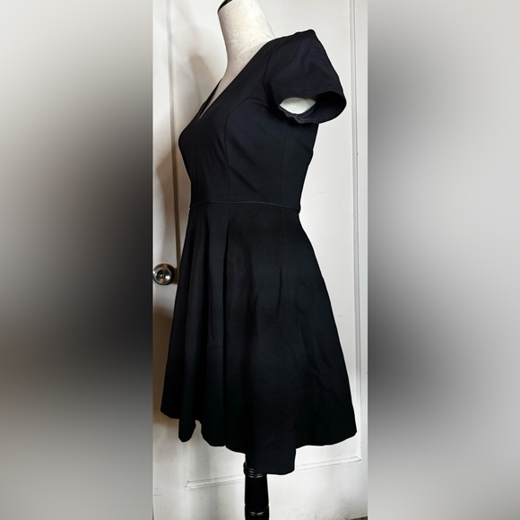 Banana Republic Skater Dress pleated Circle Skirt flirty feminine cocktail noir - Picture 2 of 11